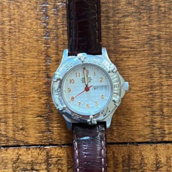 Wenger Swiss Army Watch EUC - Picture 1 of 5